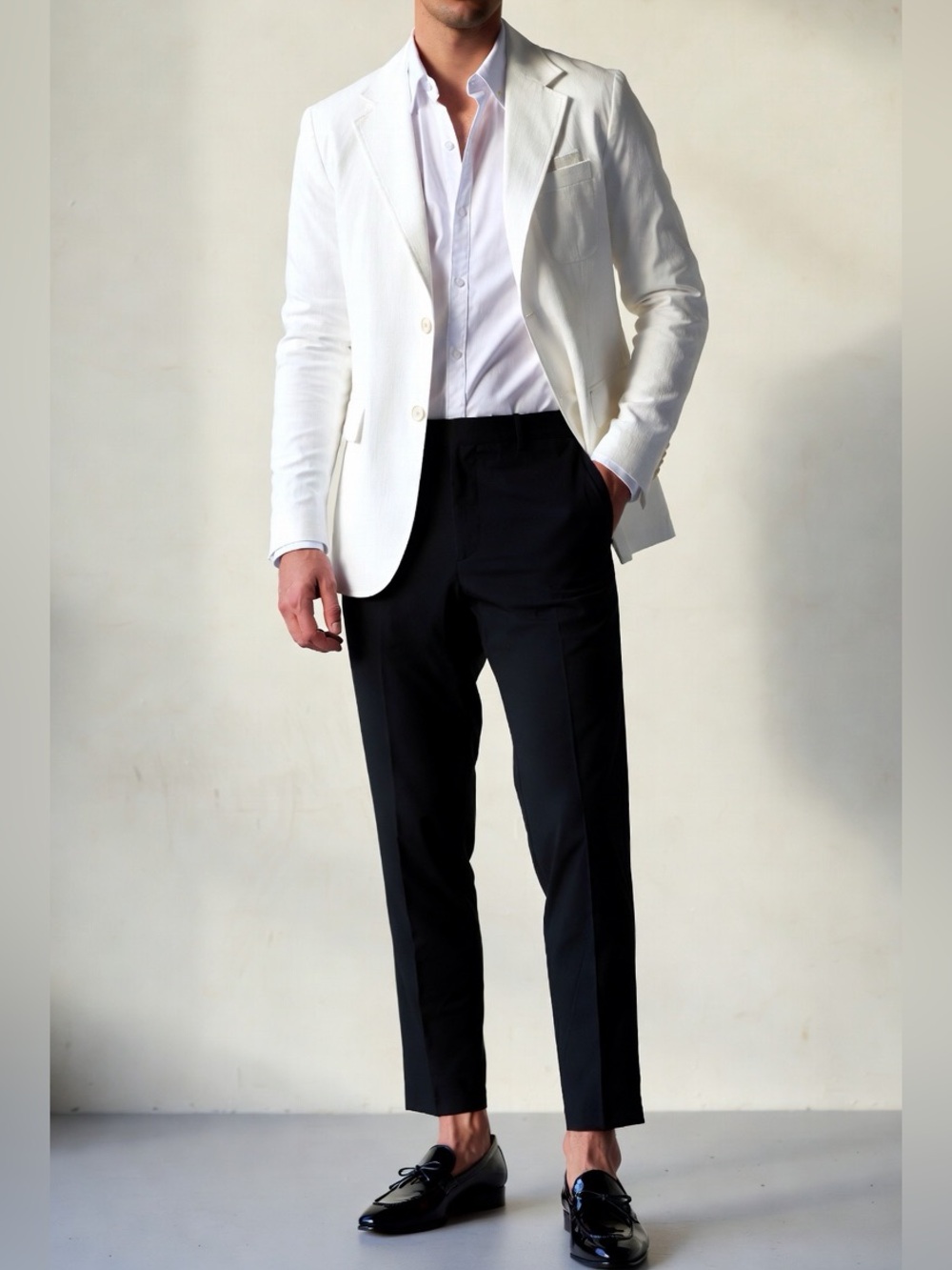 Men’s white blazer / NWOT / 46L
